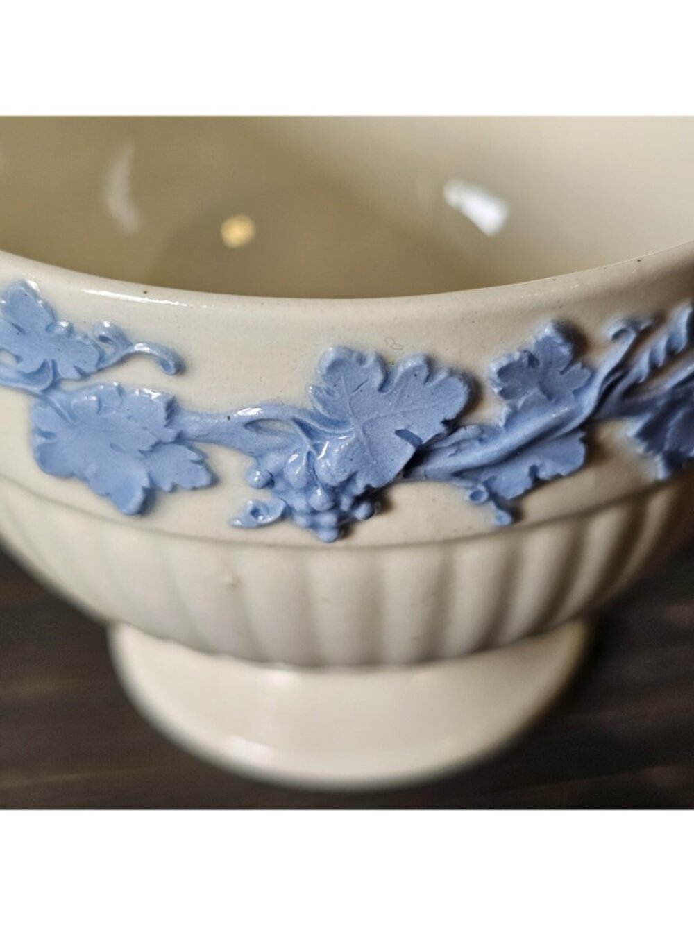 Wedgwood Edme Queensware Blue Raised Grapes Teacup 2.5" vintage grapevine garlan - Picture 10 of 12